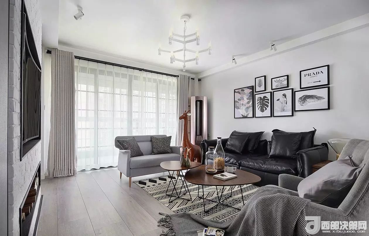 沙發(fā)背景墻選對裝飾畫，才能美了整個客廳空間！