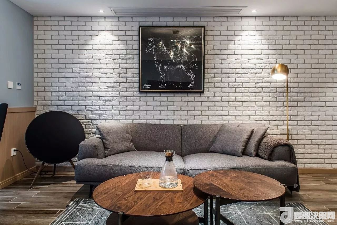 沙發(fā)背景墻選對裝飾畫，才能美了整個客廳空間！