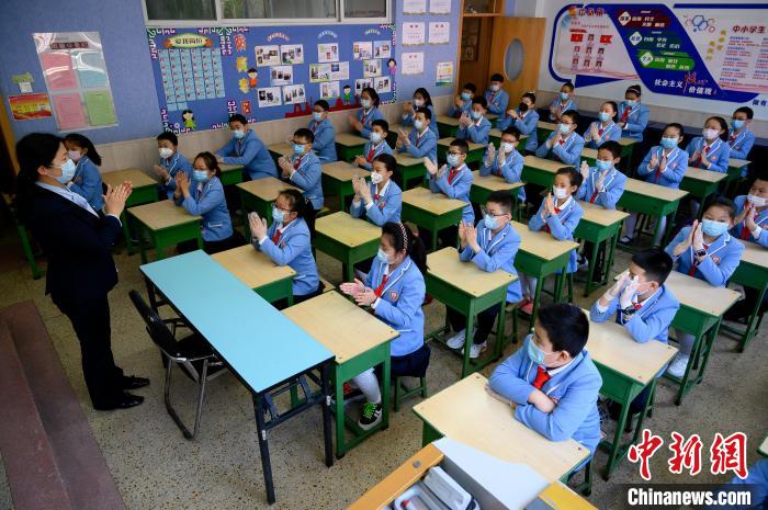 學(xué)校是人群密集場所，山西省疫情防控工作領(lǐng)導(dǎo)小組要求，要周密閉環(huán)做好疫情防控。　韋亮 攝