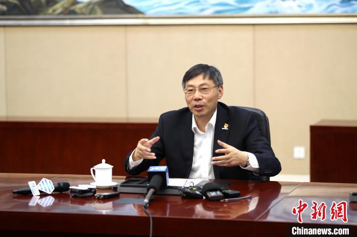 近日，全國人大代表、浪潮集團(tuán)董事長兼CEO孫丕恕接受媒體采訪。浪潮集圖供圖