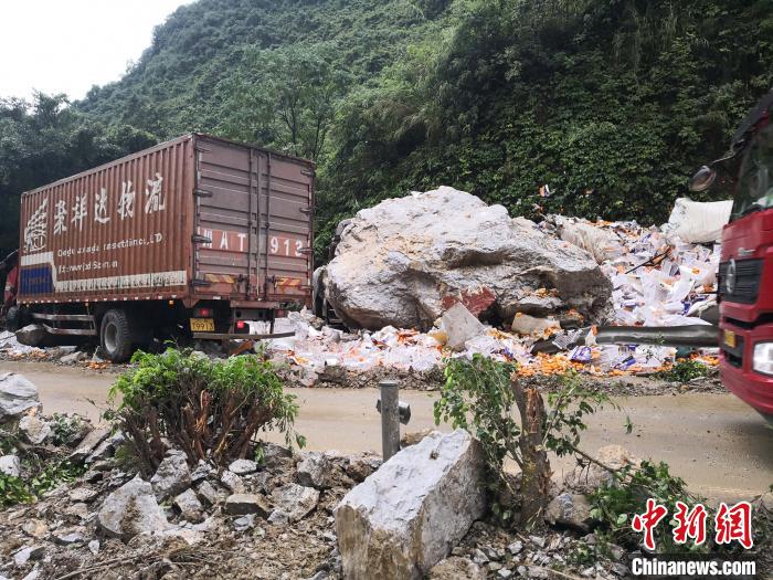 事故現(xiàn)場(chǎng)?！↑S鵬 攝