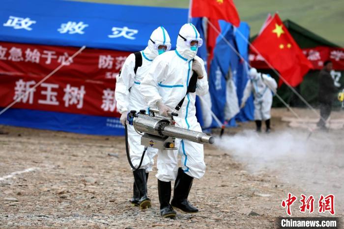 圖為進行現(xiàn)場消毒。青海省應急廳