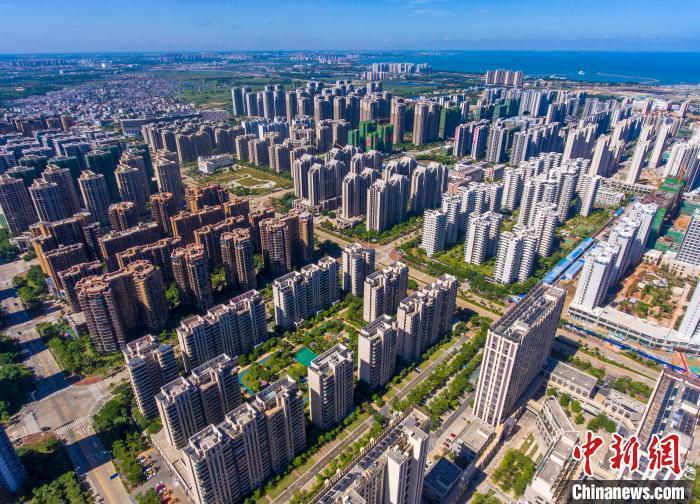 資料圖：航拍某房地產(chǎn)項(xiàng)目。 駱云飛 攝